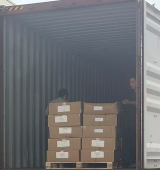 container lading - foto tijdens verpakken